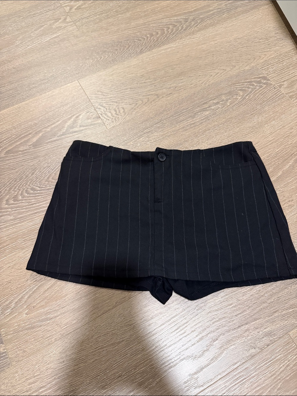 Brandy Melville Skort Black Pinstripe